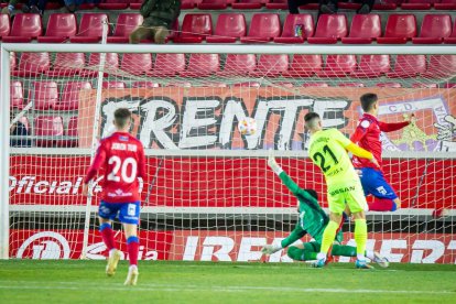 CD Numancia vs Real Sporting. MARIO TEJEDOR (18)