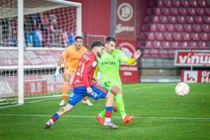 CD Numancia vs Real Sporting. MARIO TEJEDOR (5)