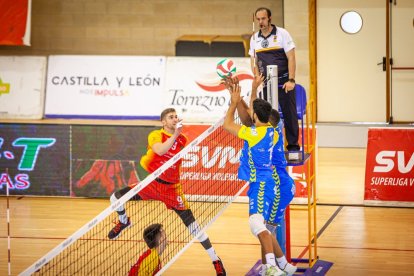 Río Duero Voley contra el CV Guaguas. MARIO TEJEDOR