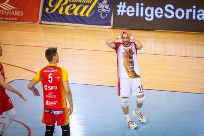 Río Duero Voley contra el CV Guaguas. MARIO TEJEDOR