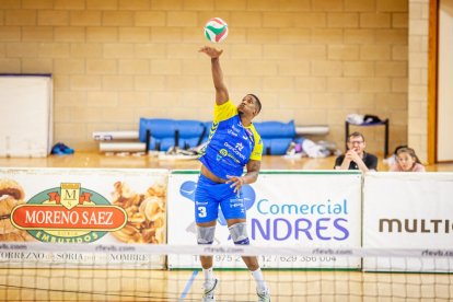 Río Duero Voley contra el CV Guaguas. MARIO TEJEDOR