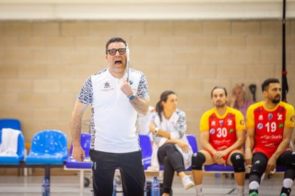 Río Duero Voley contra el CV Guaguas. MARIO TEJEDOR