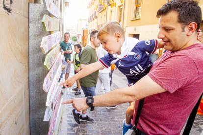 Reparto de tajadas en la mañana del Sábado Agés - MARIO TEJEDOR (12)