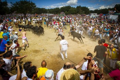 Ambiente en los corrales y salida de Cañadahonda - MARIO TEJEDOR (91)