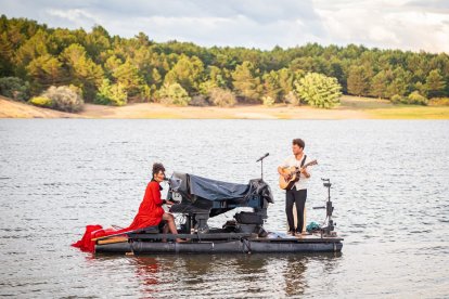 Le piano du lac en el pantano de la Cuerda del Pozo. - MARIO TEJEDOR