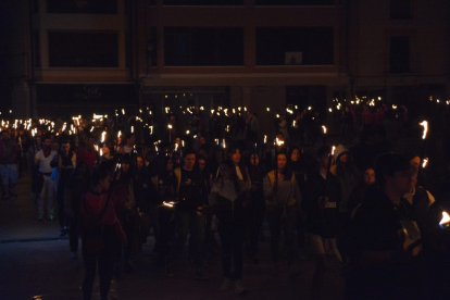 Encendido de antorchas para despedir las fiestas de Almazán. SATUR LAFUENTE (32)_04