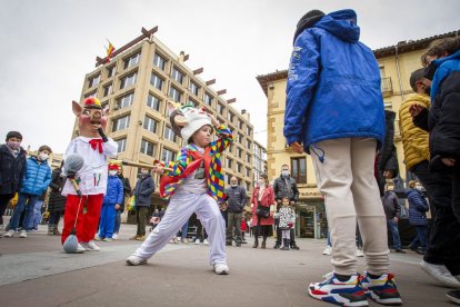 Desfile de gigantes y cabezudos - MARIO TEJEDOR (16)
