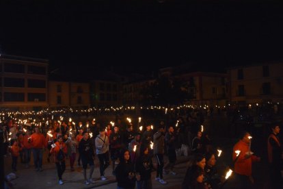 Encendido de antorchas para despedir las fiestas de Almazán. SATUR LAFUENTE (42)_04