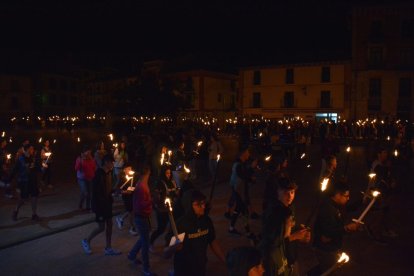 Encendido de antorchas para despedir las fiestas de Almazán. SATUR LAFUENTE (44)_04