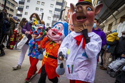 Desfile de gigantes y cabezudos - MARIO TEJEDOR (8)