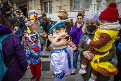 Desfile de gigantes y cabezudos - MARIO TEJEDOR (6)