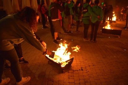 Encendido de antorchas para despedir las fiestas de Almazán. SATUR LAFUENTE (72)_04