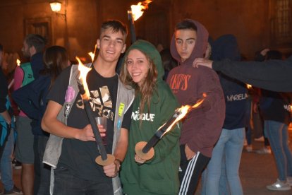 Encendido de antorchas para despedir las fiestas de Almazán. SATUR LAFUENTE (74)_04