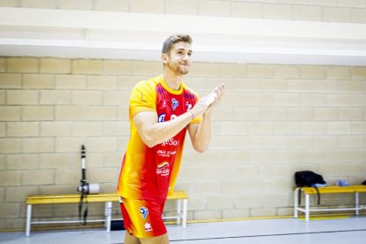 Rio Duero Voley vs Textil Santanderina. MARIO TEJEDOR (18)