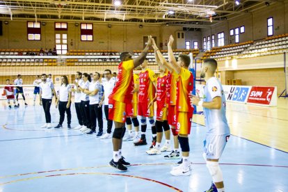 Rio Duero Voley vs Textil Santanderina. MARIO TEJEDOR (21)
