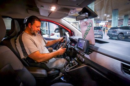 Feria de vehículos en las Camaretas. MARIO TEJEDOR (10)