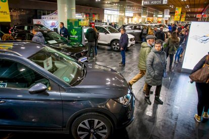 Feria de vehículos en las Camaretas. MARIO TEJEDOR (12)