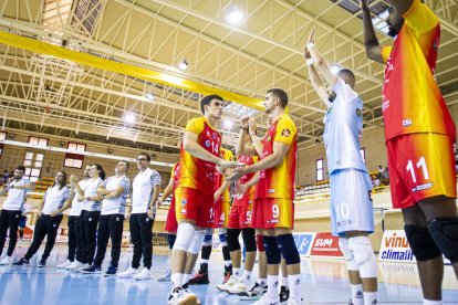 Rio Duero Voley vs Textil Santanderina. MARIO TEJEDOR (25)