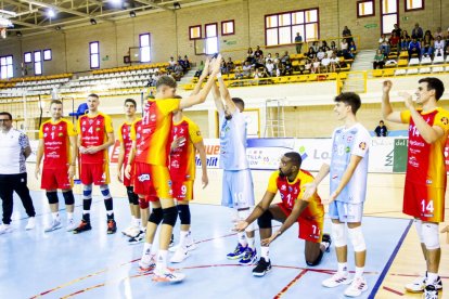 Rio Duero Voley vs Textil Santanderina. MARIO TEJEDOR (34)