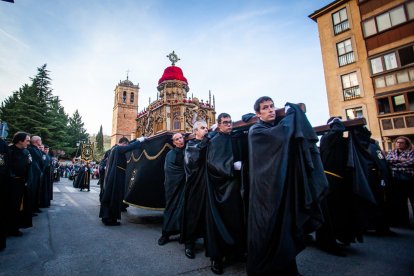 Procesión de la Cofradía del Santo Entierro. MARIO TEJEDOR (2)