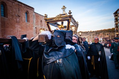 Procesión de la Cofradía del Santo Entierro. MARIO TEJEDOR (5)