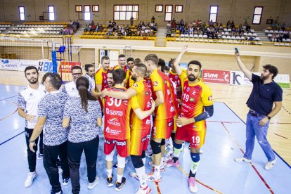 Rio Duero Voley vs Textil Santanderina. MARIO TEJEDOR (42)