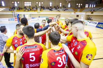 Rio Duero Voley vs Textil Santanderina. MARIO TEJEDOR (45)