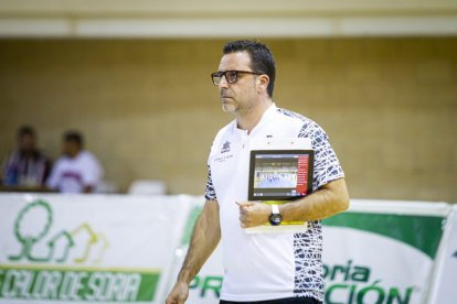 Rio Duero Voley vs Textil Santanderina. MARIO TEJEDOR (46)
