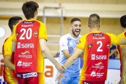 Rio Duero Voley vs Textil Santanderina. MARIO TEJEDOR (54)