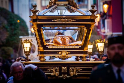 Procesión de la Cofradía del Santo Entierro. MARIO TEJEDOR (37)