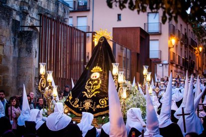 Procesión de la Cofradía del Santo Entierro. MARIO TEJEDOR (51)