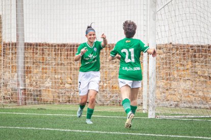 El San José femenino golea en su último partido. MARIO TEJEDOR