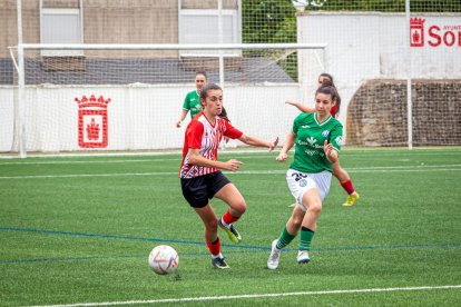 El San José femenino golea en su último partido. MARIO TEJEDOR