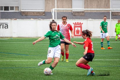 El San José femenino golea en su último partido. MARIO TEJEDOR