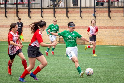 El San José femenino golea en su último partido. MARIO TEJEDOR
