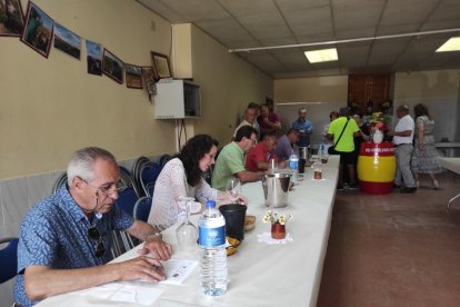 Concurso de vinos artesanales en Villálvaro.-A. HERNANDO