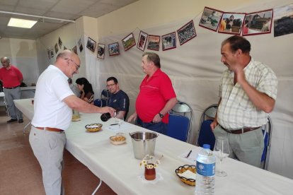 Concurso de vinos artesanales en Villálvaro.-A. HERNANDO
