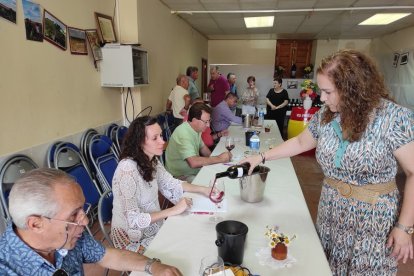 Concurso de vinos artesanales en Villálvaro.-A. HERNANDO