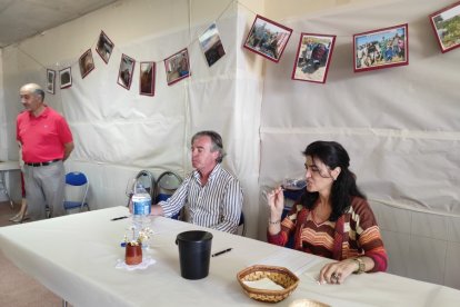 Concurso de vinos artesanales en Villálvaro.-A. HERNANDO