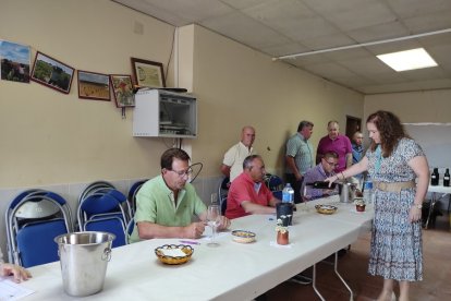 Concurso de vinos artesanales en Villálvaro.-A. HERNANDO