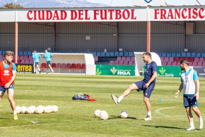 Entrenamiento del CD Numancia en la Ciudad Deportiva. MARIO TEJEDOR (9)
