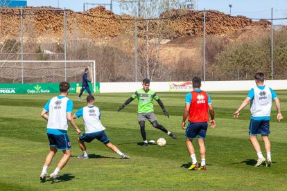 Entrenamiento del CD Numancia en la Ciudad Deportiva. MARIO TEJEDOR (11)