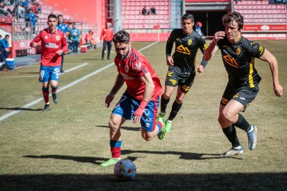 El Numancia no pasó del empate ante el Atlético Baleares. G.M.