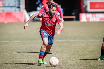 El Numancia no pasó del empate ante el Atlético Baleares. G.M.
