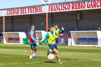 Entrenamiento del CD Numancia en la Ciudad Deportiva. MARIO TEJEDOR (31)