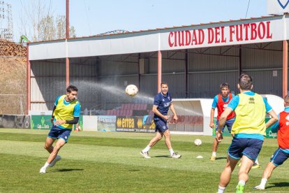 Entrenamiento del CD Numancia en la Ciudad Deportiva. MARIO TEJEDOR (34)