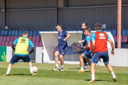 Entrenamiento del CD Numancia en la Ciudad Deportiva. MARIO TEJEDOR (36)
