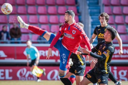 El Numancia no pasó del empate ante el Atlético Baleares. G.M.