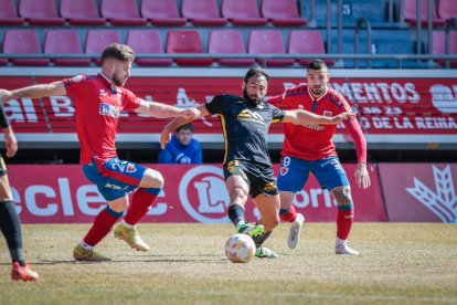 El Numancia no pasó del empate ante el Atlético Baleares. G.M.