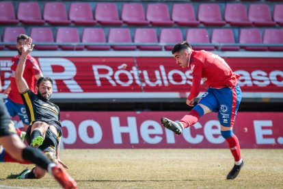 El Numancia no pasó del empate ante el Atlético Baleares. G.M.